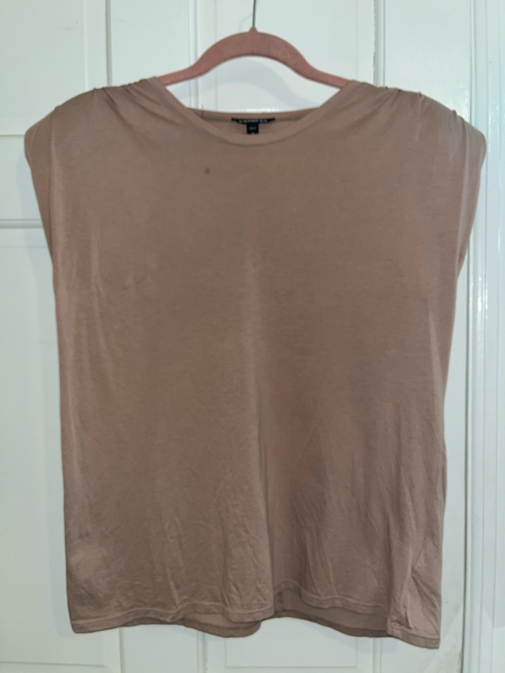 Express Cotton Crew Neck Padded Shoulder Muscle Tee, Medium